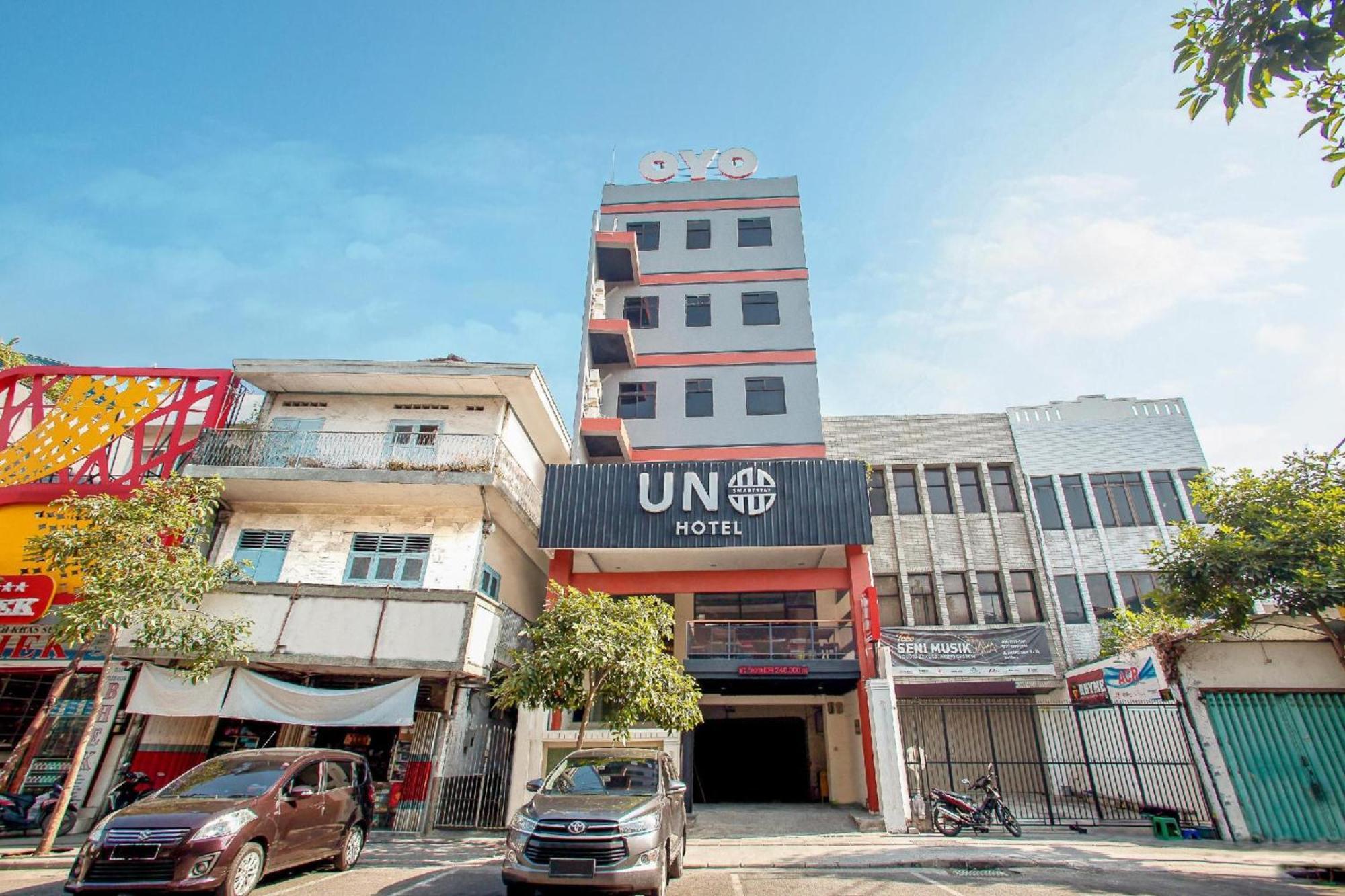 OYO 491 Uno Hotel Surabaya Exterior foto