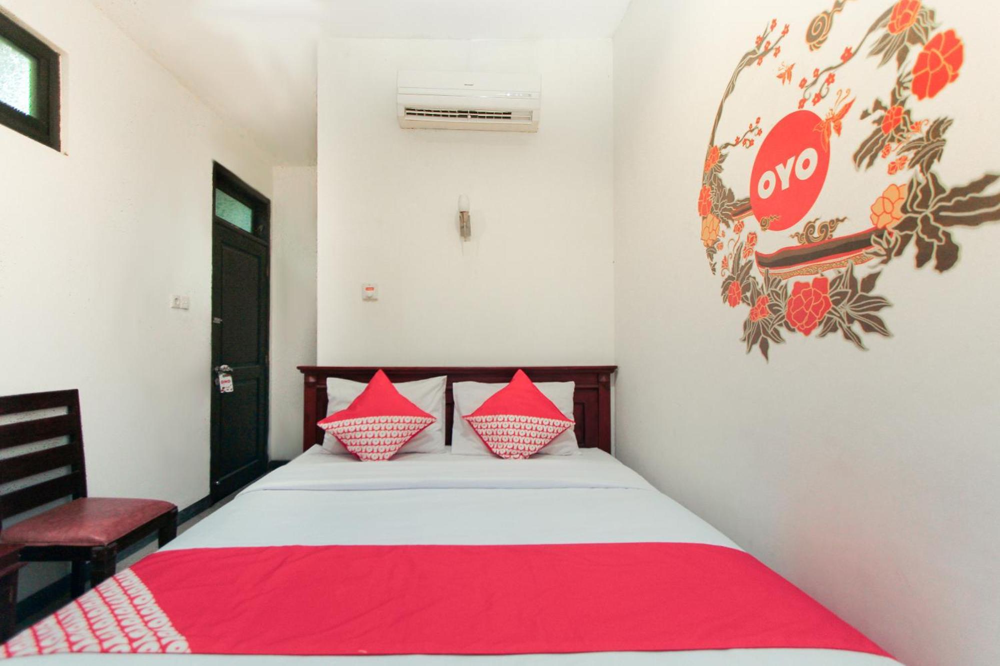 OYO 491 Uno Hotel Surabaya Exterior foto