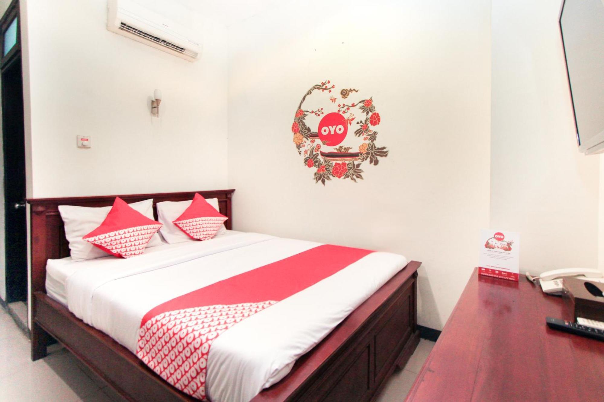 OYO 491 Uno Hotel Surabaya Exterior foto