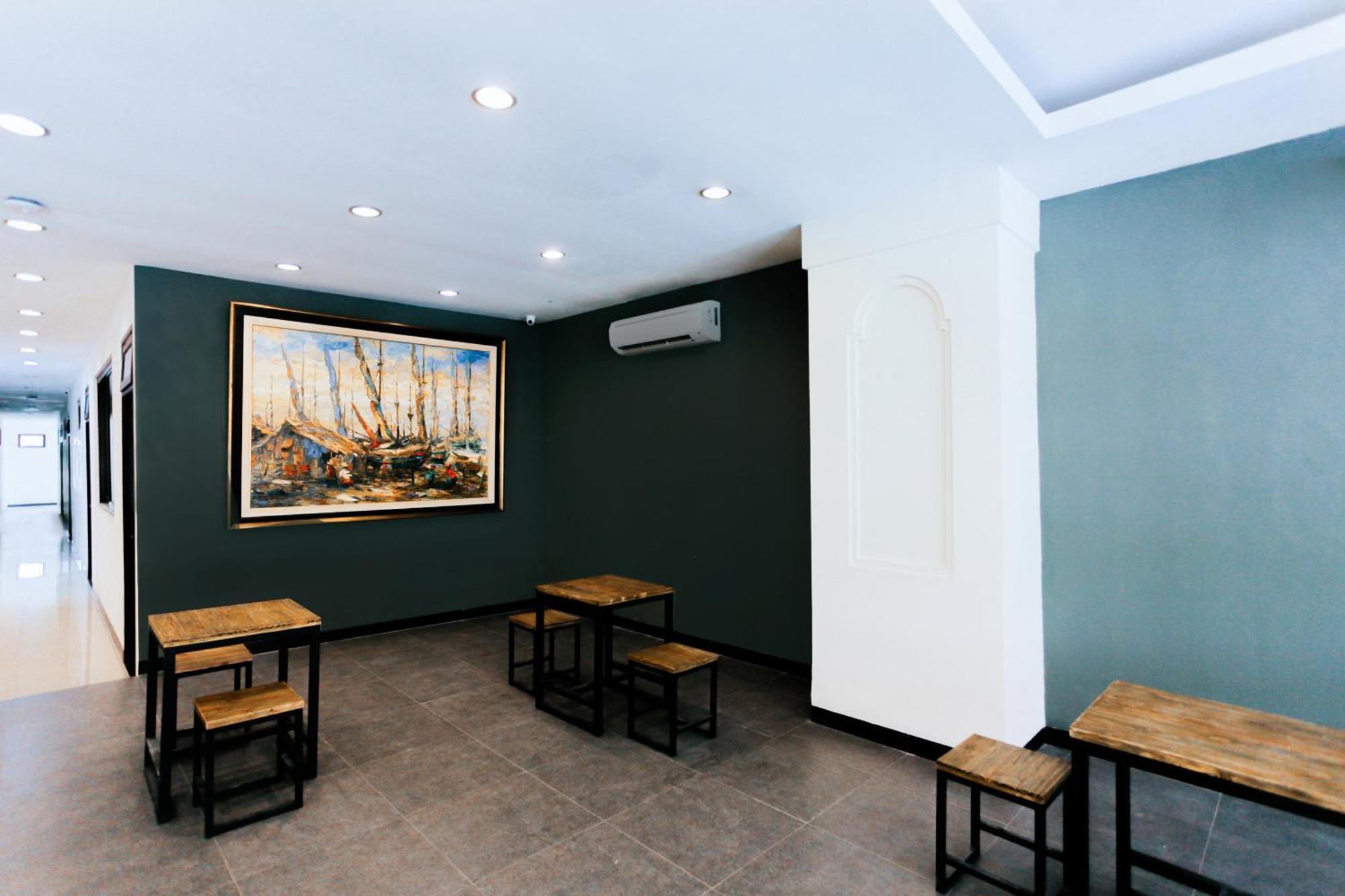 OYO 491 Uno Hotel Surabaya Exterior foto