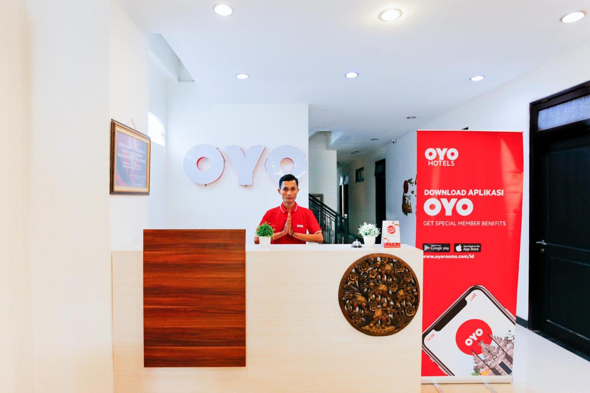 OYO 491 Uno Hotel Surabaya Exterior foto