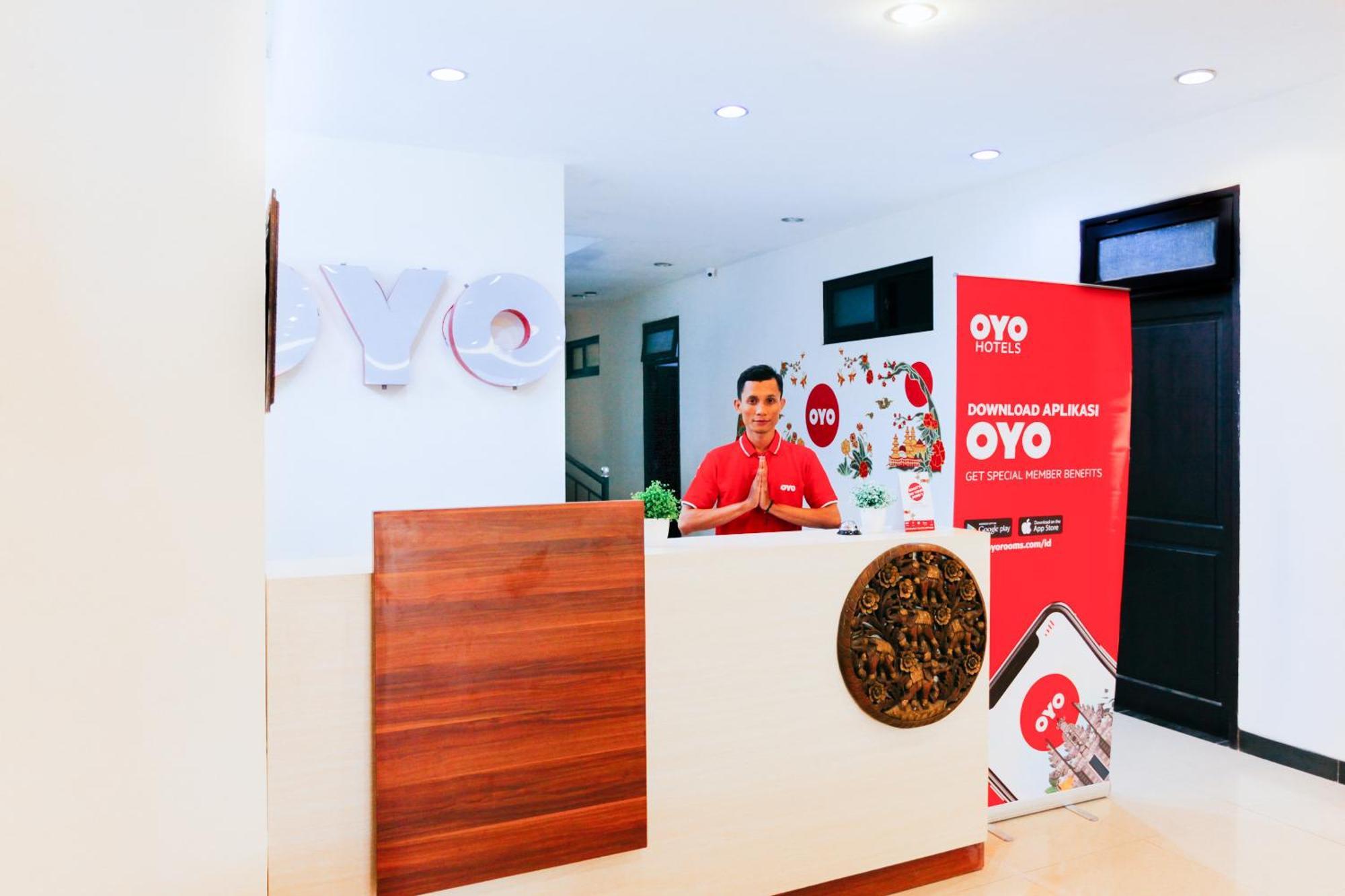 OYO 491 Uno Hotel Surabaya Exterior foto