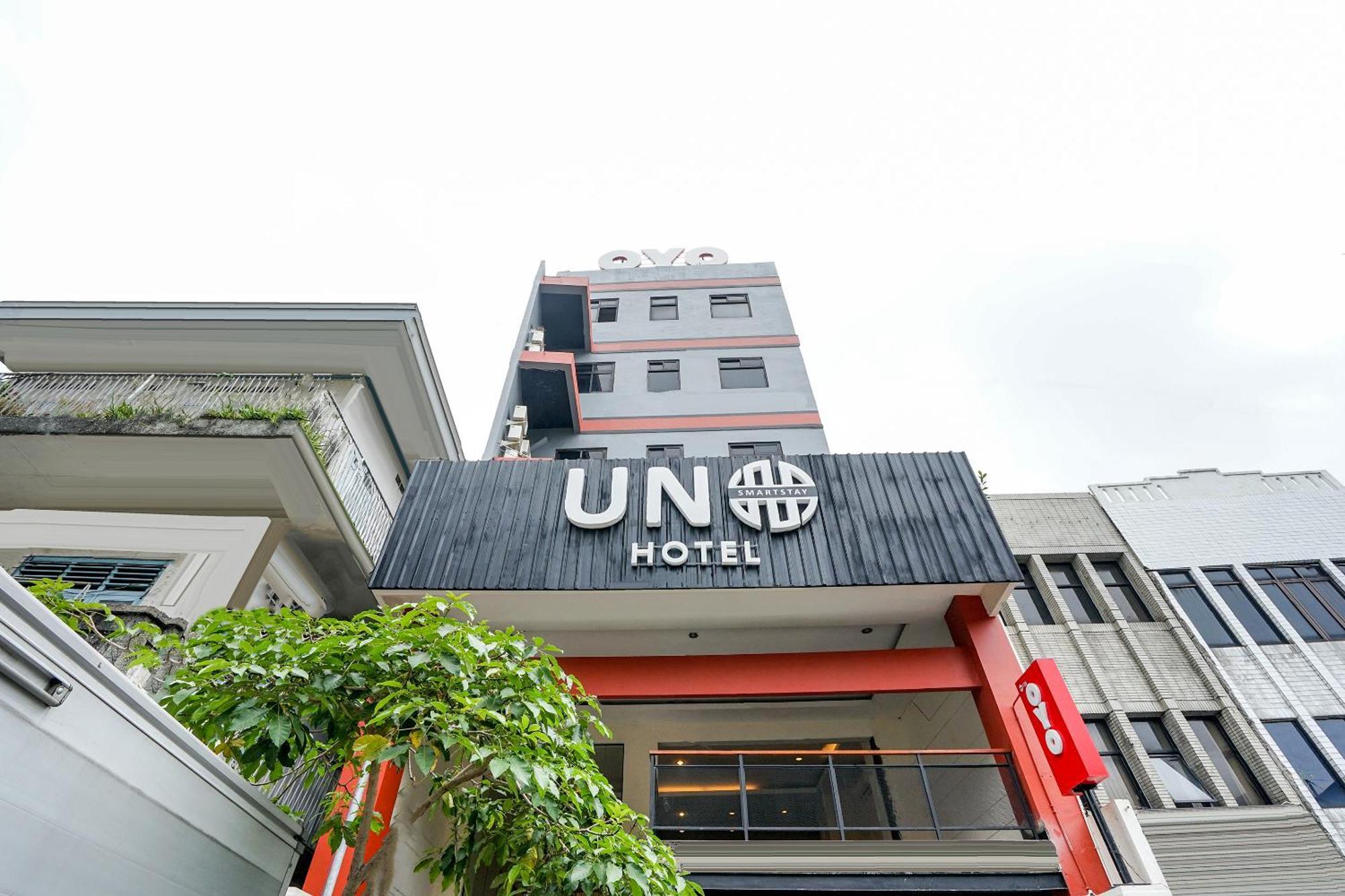 OYO 491 Uno Hotel Surabaya Exterior foto